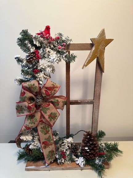 PRE-LIT CHRISTMAS CARDINAL DECOR