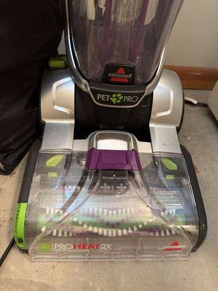 BISSELL REVOLUTION PET PRO LIKE NEW WITH ACCESSORIES AND CLEANING AGENTS