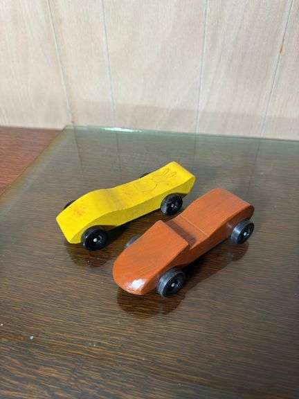 KIDS TOYS: ANIMALS, WOOD TOYS, SHERRIF BADGES BANDANAS AND HATS