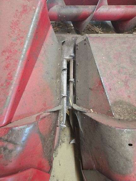 Case model 1063 6 row cornhead attachment