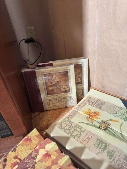 PHOTO ALBUMS AND BOXES