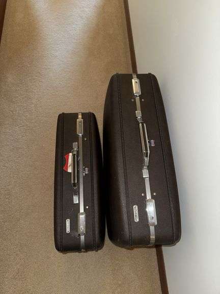 PAIR OF VINTAGE AMERICAN TOURISTER LUGGAGE