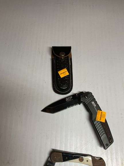 2 Knives, Knife Case