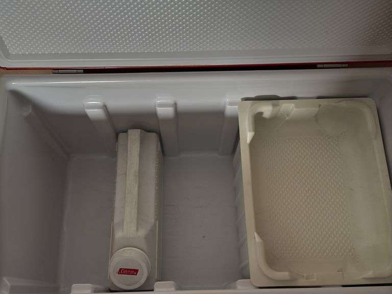 VINTAGE METAL COLEMAN COOLER
