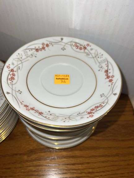 Noritake Calvert Pattern Fine China Plates and Saucers