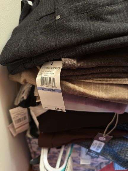 CONTENTS OF CLOSET INCLUDING ORGANIZERS AND CONTENTS, ROD OF CLOTHING