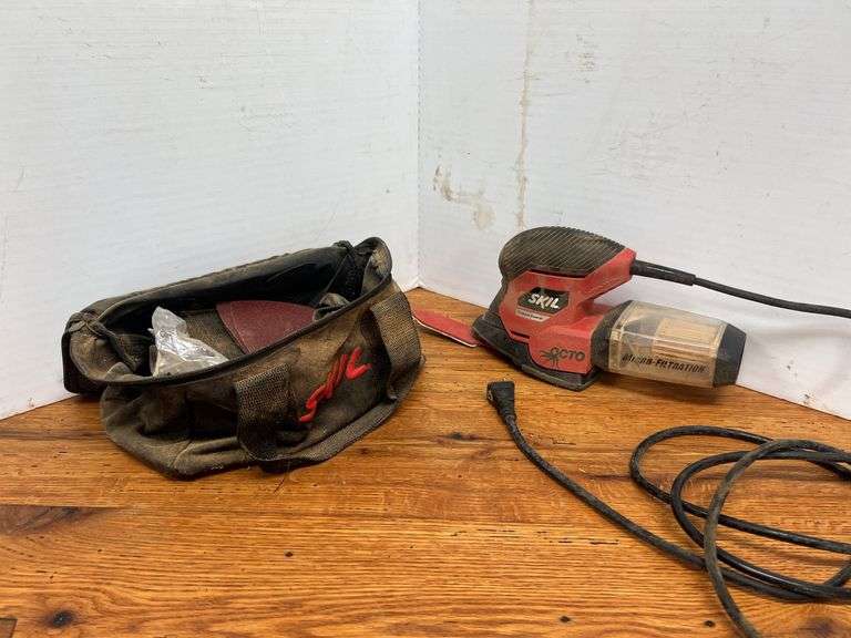 Skil Octo Palm Sander, Bag with Attachments and Sandpaper