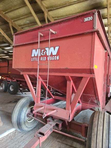 M & W 300B Little Red Wagon grain cart