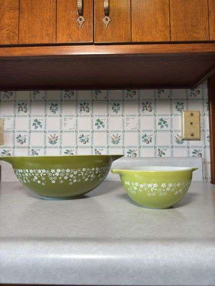 VINTAGE PYREX CRAZY DAISY CINDERELLA MIXING BOWL
