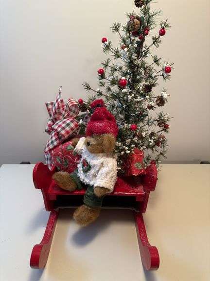 HARRIET RED SLEIGH CHRISTMAS BEAR A D PRE-LIT TREE