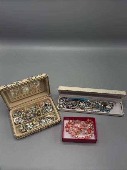 VARIETY OF BEADED NECKLACES, BRACELETS, EARRINGS