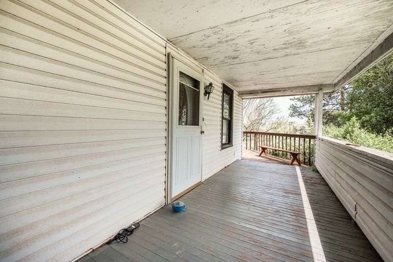 Home & Outbuildings, 5 Acres, 419 ft frontage
