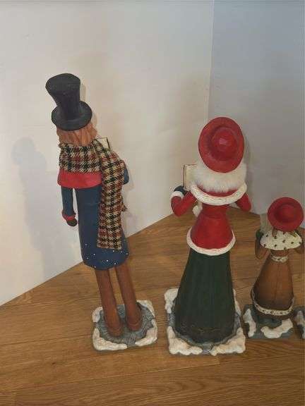 4 Christmas Caroling Figures