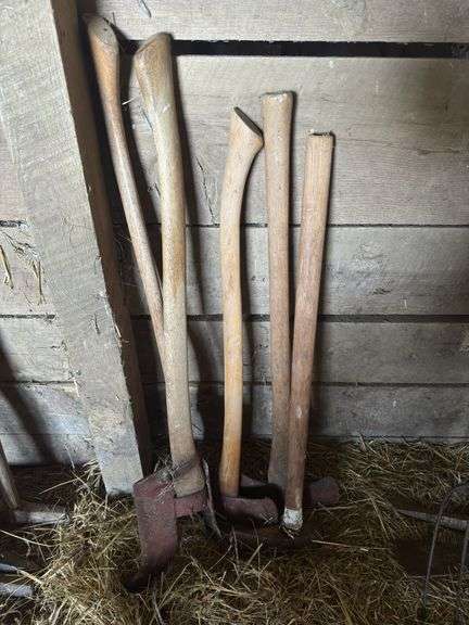 Hook Brush Axe, Axes