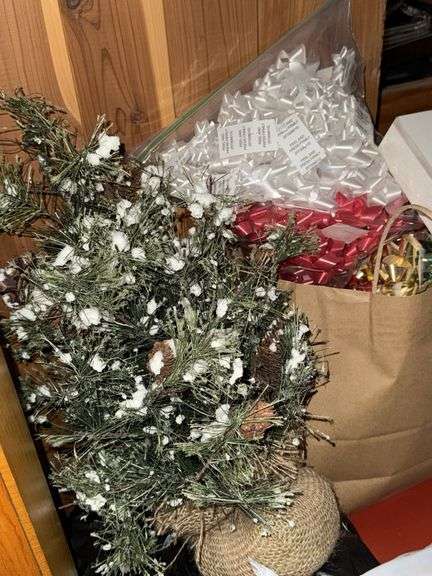ENTIRE CLOSET OF CHRISTMAS DECOR