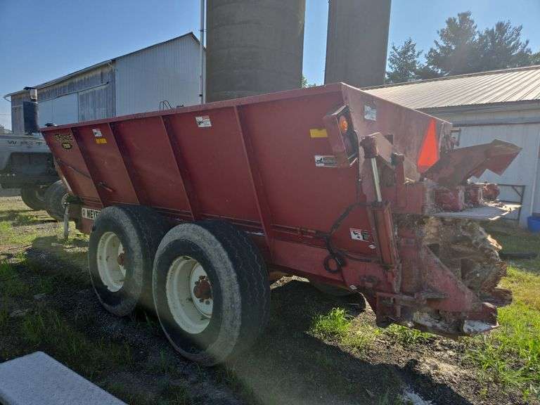 Meyer V-Force 7500 manure spreader