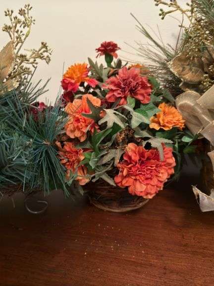 DECORATIVE FLORAL ARRANGEMENT BASKETS