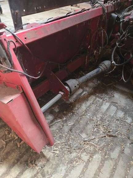 Case model 1063 6 row cornhead attachment