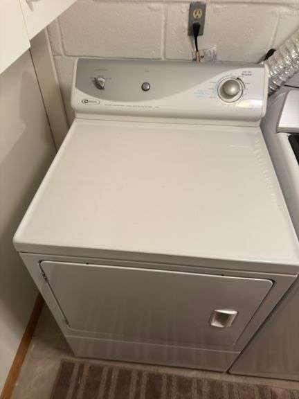 MAYTAG ELECTRIC DRYER GREAT CONDITION
