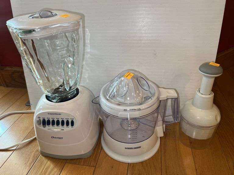 Osterizer GLASS Blender, Black and Decker Juicer, The Pampered Chef Chopper