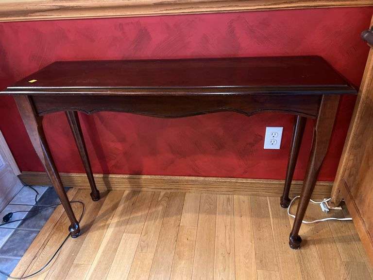 Queen Anne Style Sofa Table