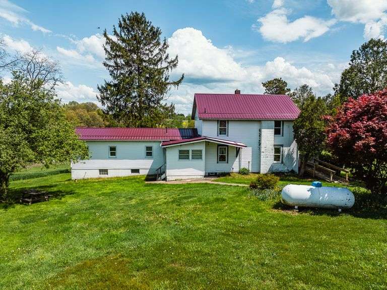 Home & Outbuildings, 5 Acres, 419 ft frontage