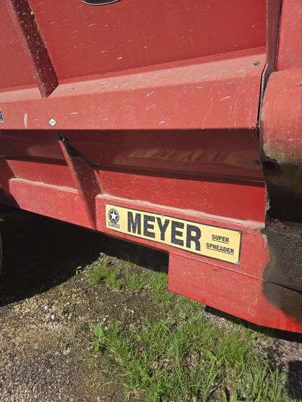 Meyer V-Force 7500 manure spreader