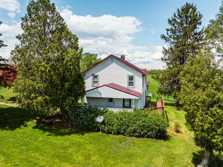 Home & Outbuildings, 5 Acres, 419 ft frontage