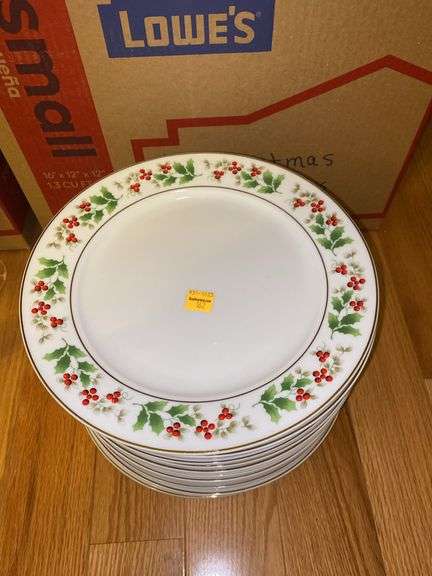 Royal Norfolk Christmas Plates
