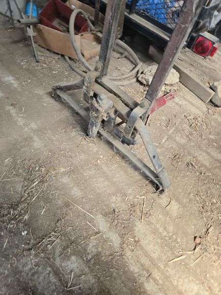 1947 McCormick IH Farmall Cub w/ 4.5' blade attachment