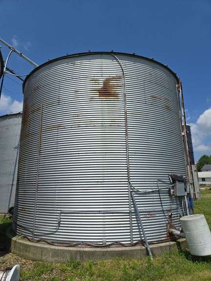 7,000-bushel grain bin with a Shivvers Agri-Drying & Storage System