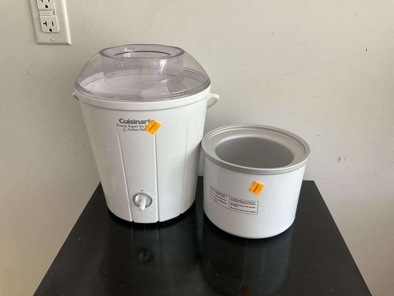 Cuisinart Frozen Yogurt and Ice Cream Maker