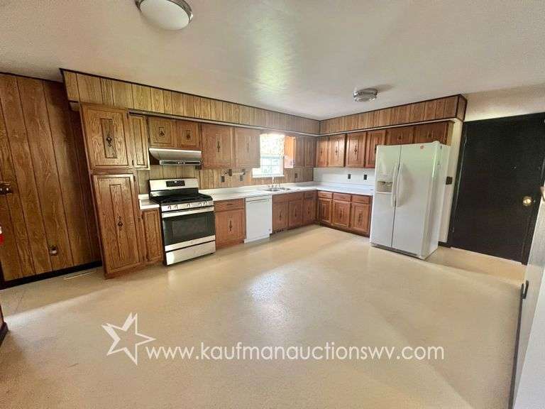 Marion County WV Home, Shop, Garage on 9+/- Acres