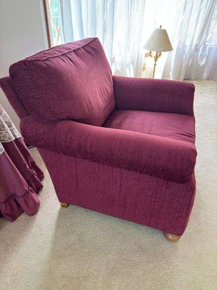 C.R. LAINE ARM CHAIR *GREAT CONDITION*