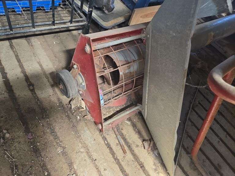 Hi-Cap 40 Grain cleaner w/ auger