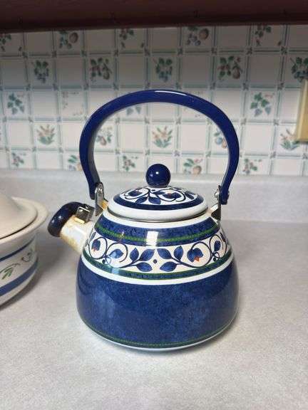PFALTZGRAFF CASSEROLE DISH AND TEAPOT