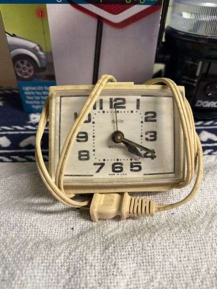 VINTAGE CLOCK, BATTEY LANTERN, EMERSON FLASBING LED PARKING SIGNAL