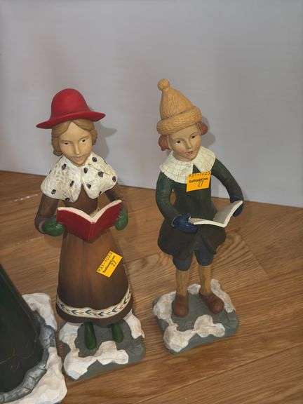 4 Christmas Caroling Figures