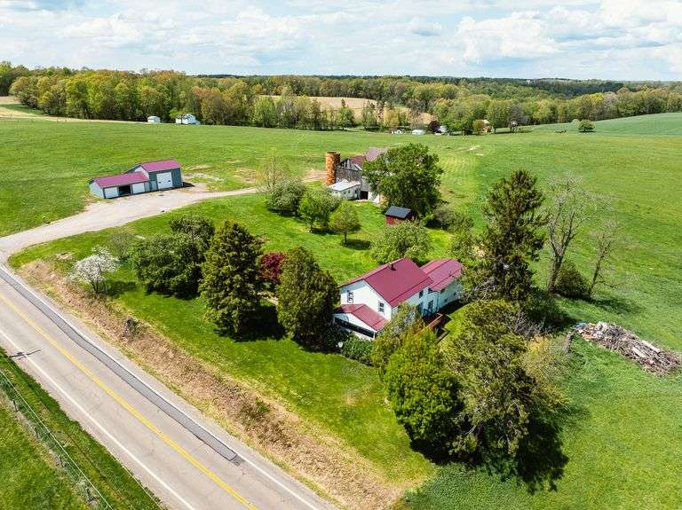 Home & Outbuildings, 5 Acres, 419 ft frontage