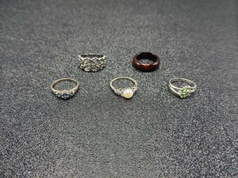 VARIETY OF UNMARKED RINGS