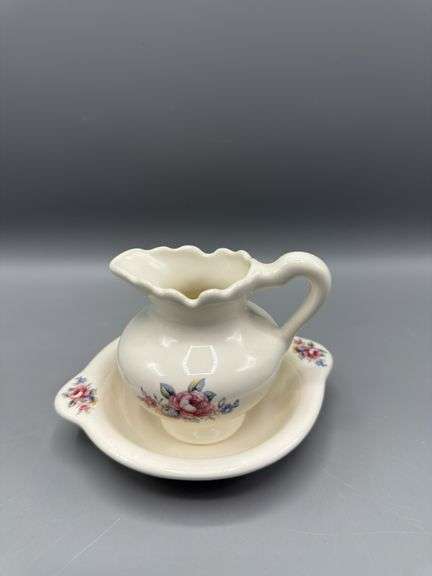 GLASSWARE PITCHERS AND VASES