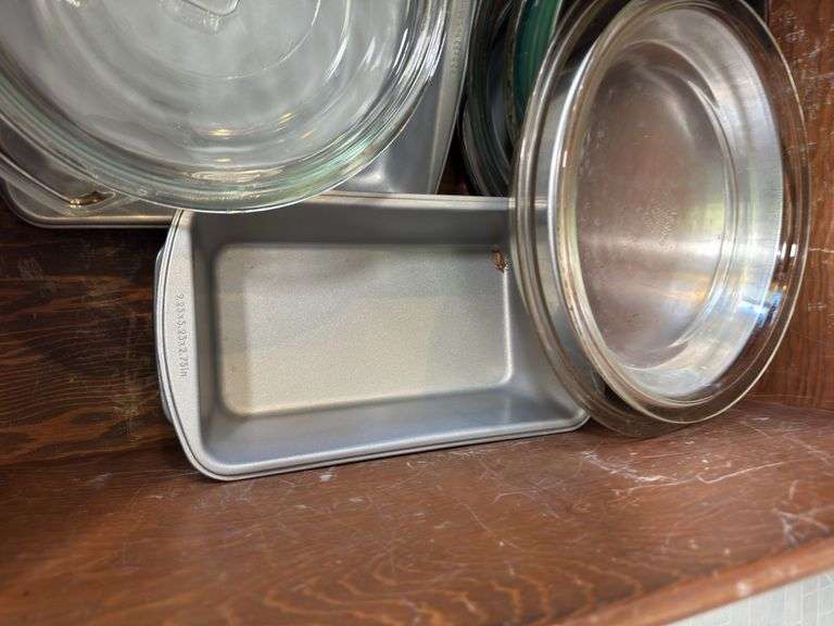 CAKE PANS, PIE PANS, CASSEROLE DISH, BAKING DISHES