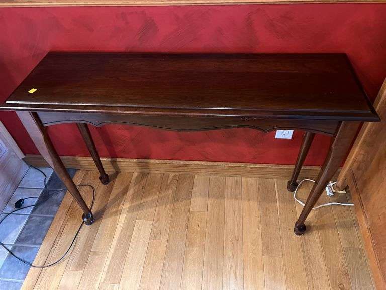 Queen Anne Style Sofa Table