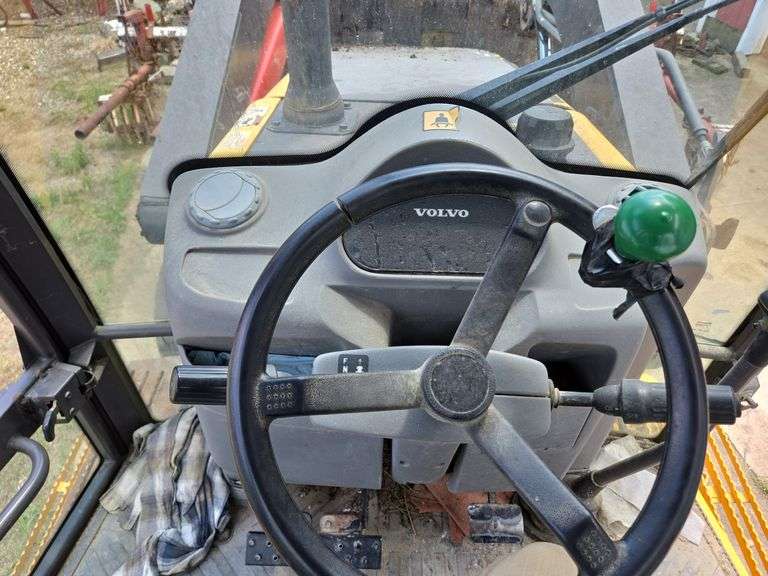 Volvo BL60 Backhoe Loader with extend-hoe
