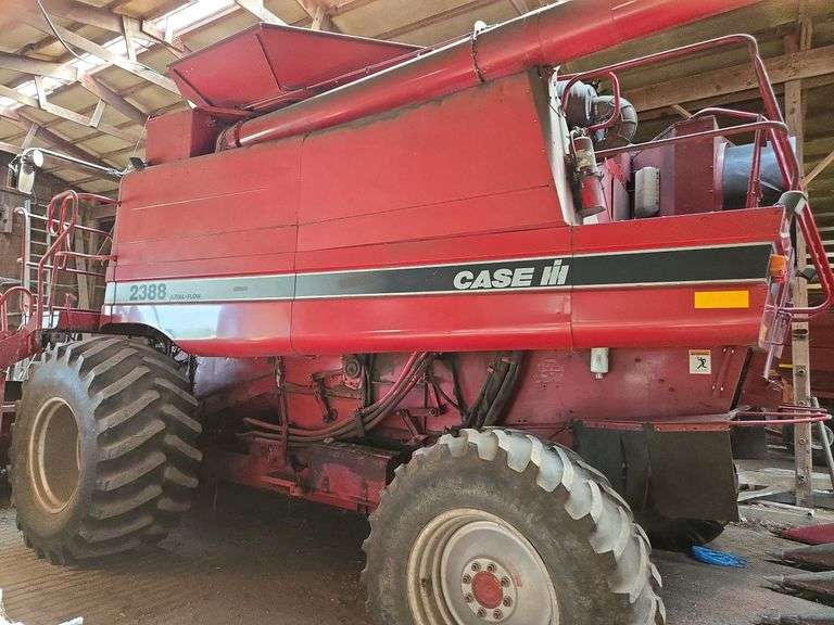 Case IH 2388 Axial- Flow Rotary Combine