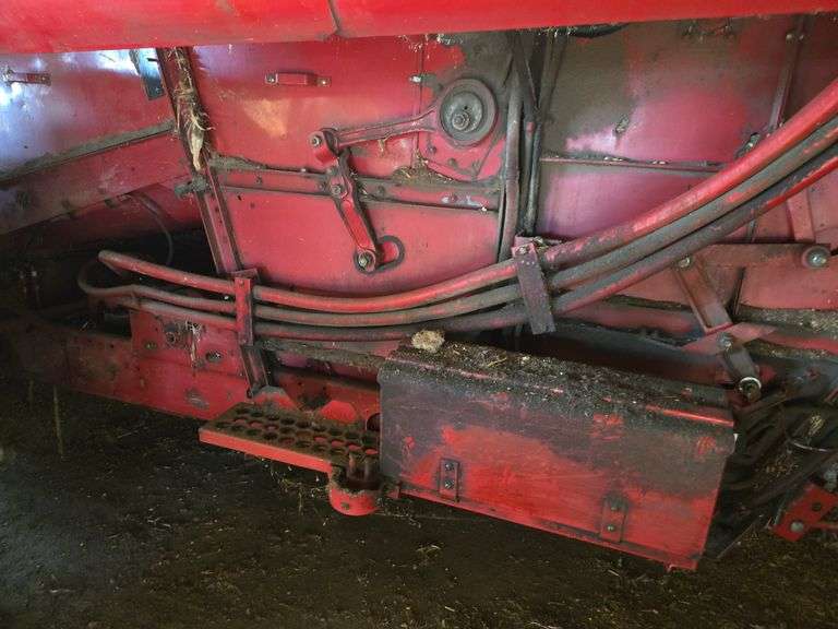 Case IH 2388 Axial- Flow Rotary Combine