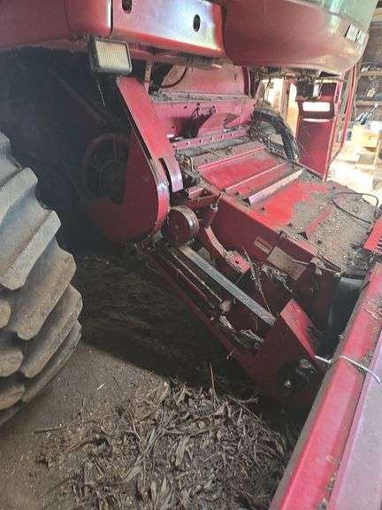 Case IH 2388 Axial- Flow Rotary Combine