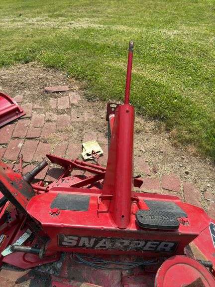 SNAPPER RIDING MOWER PARTS INCLUDING WHEELS, STEERING WHEEL/COLUMN, 28” MOWER DECK, GEAR BOX, BLADE,