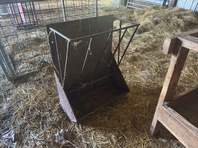 Sheep Feeder