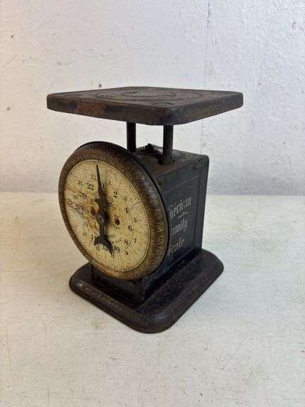 Vintage American Family Scale